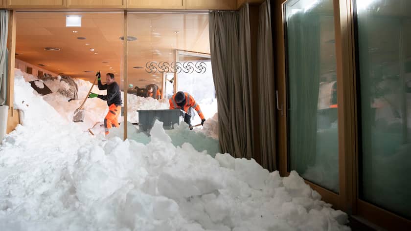 Destruction inside the Hotel Saentis on the Schwaegalp, Switzerland, after an avalanche came down, in Hundwil, Switzerland, 11 January 2019. According to local police, an avalanche has hit the the hotel "Saentis" on 10 January afternoon, burrying cars and part of the restaurant. Several people were injured, the report stated. (KEYSTONE/Gian Ehrenzeller)