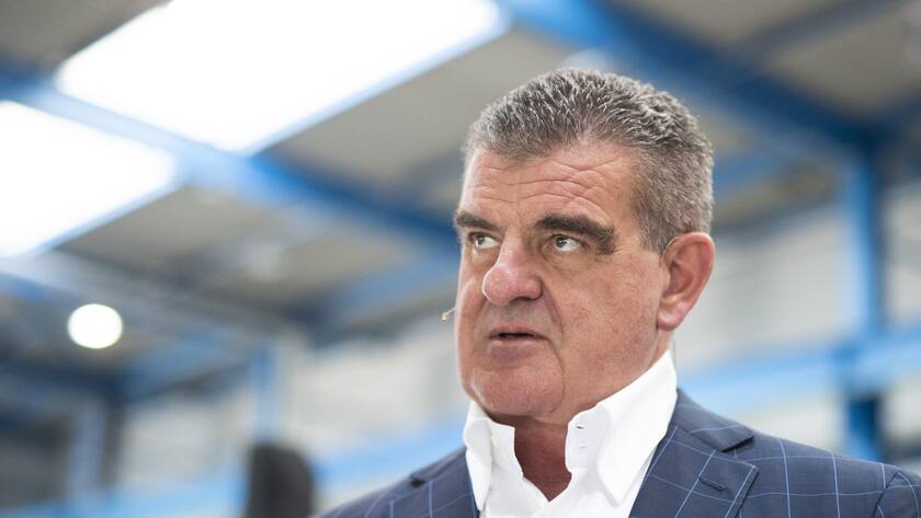Peter Spuhler, Verwaltungsratspraesident und Group CEO ad interim von Stadler Rail, aufgenommen beim Roll-out des "Flirt" Zuges von Stadler Rail fuer die BLS AG, aufgenommen am Mittwoch, 9. September 2020, in Erlen. Stadler Rail liefert 58 Triebzuege an die BLS. (KEYSTONE/Gian Ehrenzeller)