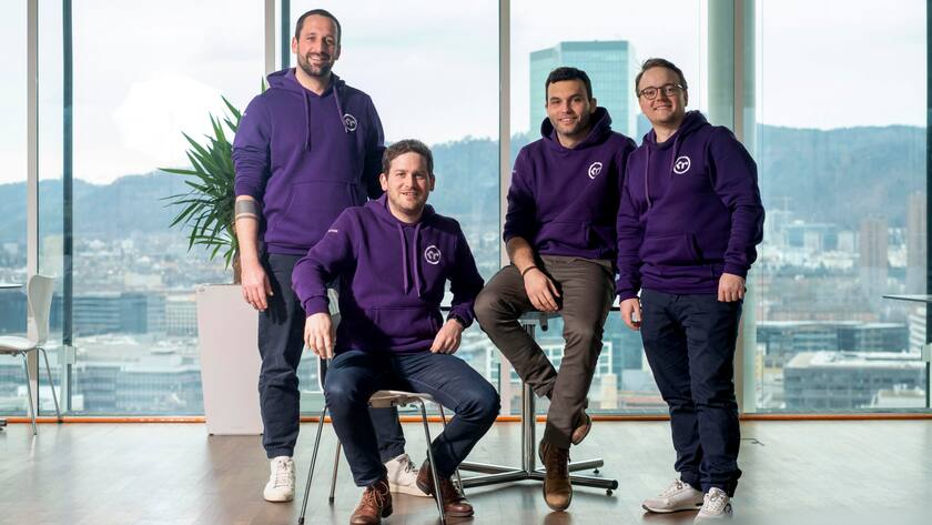 Fördern mit ihrem Startup rready den Einbezug von Mitarbeitenden beim Ideenmanagement (v. l.): die Gründer Reto Wenger, Dave Hengartner (CEO), Ralph Hartmeier und Vinzenz Leuenberger.