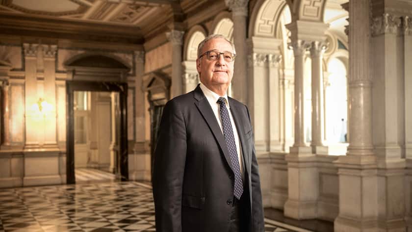 Guy Parmelin posiert für die «Handelszeitung»