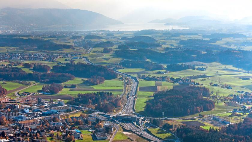 Die A4 soll teilweise mit Solarzellen überdeckt werden.