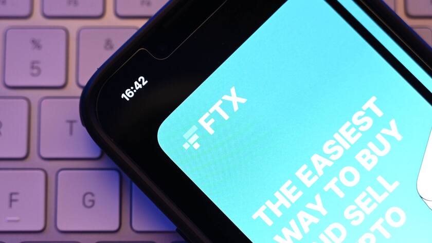 Stock- und Symbolbilder I 11.11.2022 Thema: FTX meldet Insolvenz an Hamburg Hamburg Hamburg Deutschland *** Stock and symbol images I 11 11 2022 topic FTX files for insolvency Hamburg Hamburg Germany Copyright: xLobeca/FelixxSchlikisx