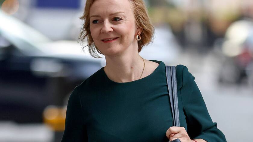 04/09/2022. London, United Kingdom. Liz Truss Attends Kunessberg Sunday Show. New Broadcasting House. PUBLICATIONxNOTxINxCHNxJPNxPOLxRUS Copyright: xMartynxWheatleyx/xParsonsxMediax PAR-7832-0014