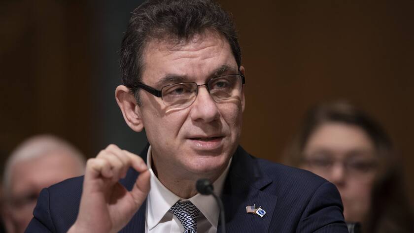 Pfizer-Chef Albert Bourla zahlt 229 Dollar je Seagen-Aktie.