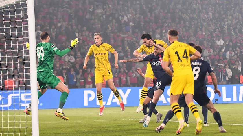 Paris Saint-Germain v Borussia Dortmund - UEFA Champions League 2023/2024 - Demi-Finale 15 Mats HUMMELS dor during the UEFA Champions League, Semi final match between Paris and Dortmund at Parc des Princes on May 7, 2024 in Paris, France. Paris France NOxUSExINxGERMANY PUBLICATIONxINxALGxARGxAUTxBRNxBRAxCANxCHIxCHNxCOLxECUxEGYxGRExINDxIRIxIRQxISRxJORxKUWxLIBxLBAxMLTxMEXxMARxOMAxPERxQATxKSAxSUIxSYRxTUNxTURxUAExUKxVENxYEMxONLY Copyright: xIconxSportx Editorial use only