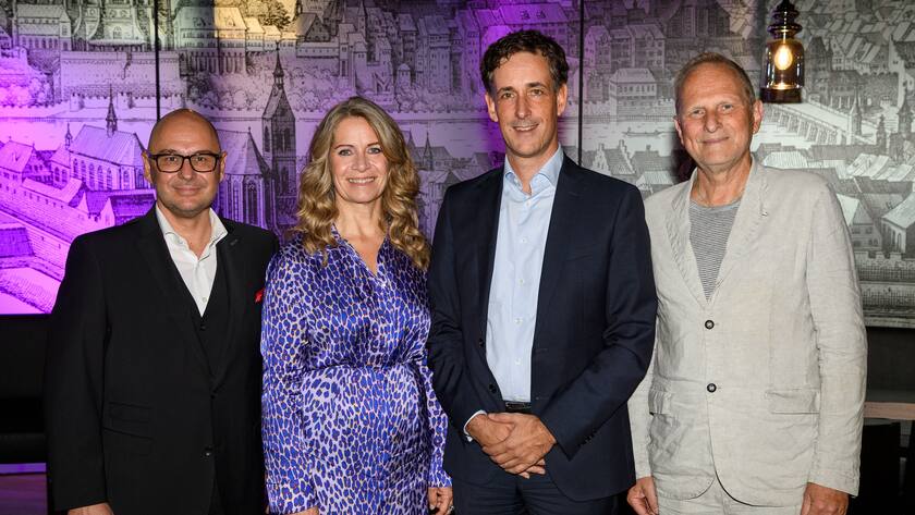 Ensemble jusqu'en 2029 : Marc Hallauer, Head of Live Communication chez Baloise ; Beatrice Stirnimann, CEO Baloise Session ; Clemens Markstein, CEO Baloise Suisse ; Stephan Werthmüller, président du conseil d'administration Baloise Session. (de g. à d.)