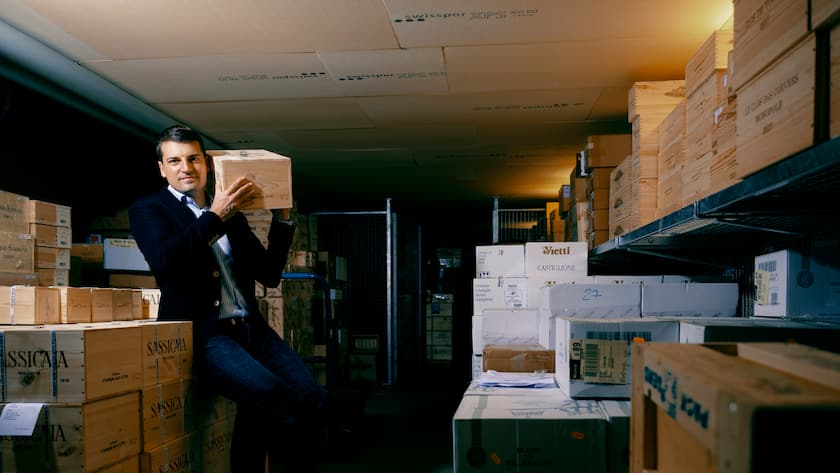 Mathias Imbach in seinem Weinkeller