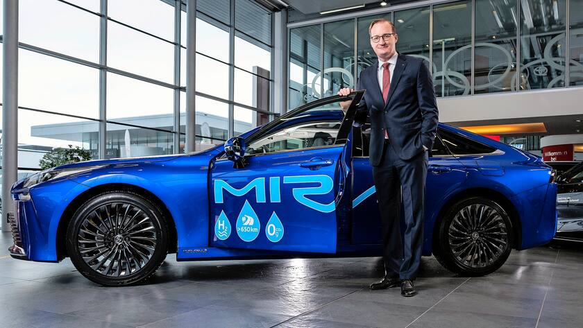 20.01.21; Safenwil: Kampagne âWir sind für sie daâ TOYOTA; Geschäftsführer von Toyota Schweiz Christian Künstler vor dem neuen Toyota Mirai. © Valeriano Di Domenico