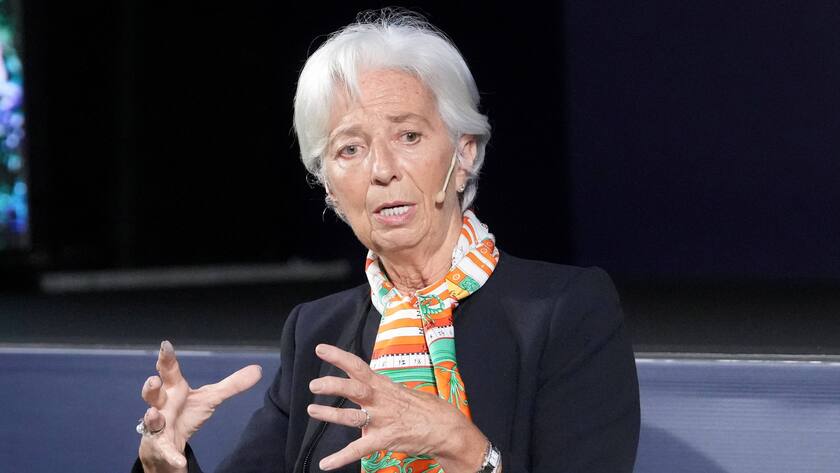 EZB-Chefin Christine Lagarde hält sich alle Türen für Zinserhöhungen offen.