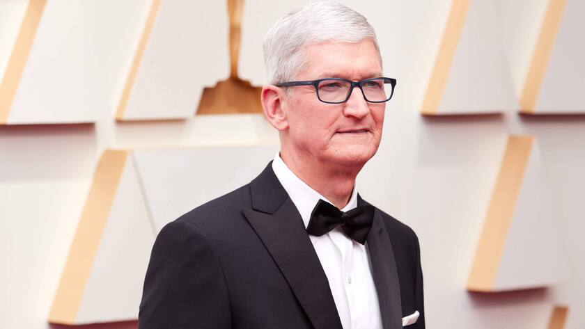 Tim Cook arrives on the red carpet of the 94th Oscars at the Dolby Theatre at Ovation Hollywood in Los Angeles, CA, on Sunday, March 27, 2022. PUBLICATIONxINxGERxSUIxAUTxONLY Copyright: xx 34342-392THA
