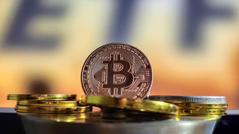 Illustration Bitcoin Spot ETF An illustration of the Bitcoin spot ETF is launching in Suqian, Jiangsu Province, China, on January 11, 2024. Suqian Jiangsu China PUBLICATIONxNOTxINxFRA Copyright: xCFOTOx originalFilename: cfoto-illustra240111_np3QU.jpg