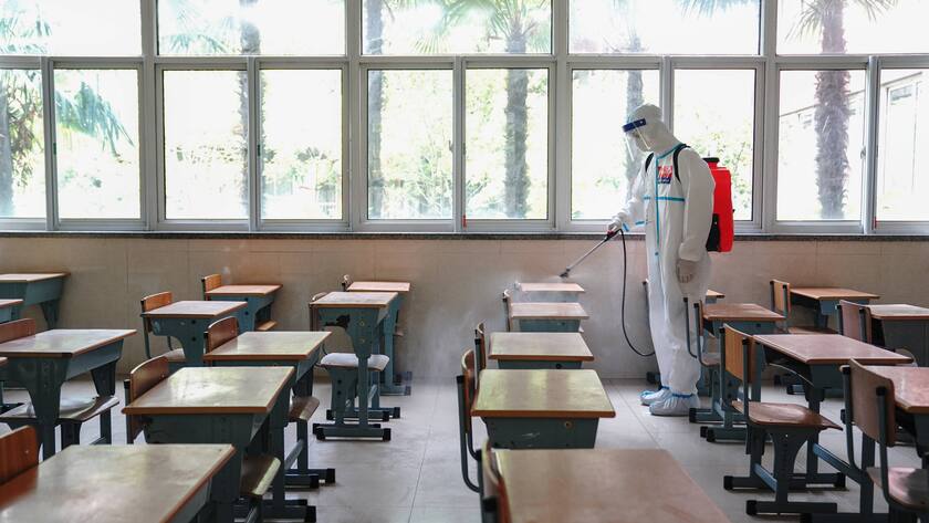 Covid-19 könnte laut neuem Bericht von Swiss Re zur längsten Übersterblichkeitsphase in Friedenszeiten führen.