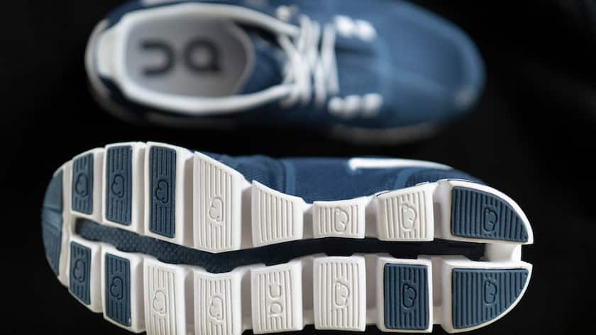 Turnschuhe der Schweizer Firma ON, fotografiert am 26. August 2021 in Zuerich. (KEYSTONE/Gaetan Bally)