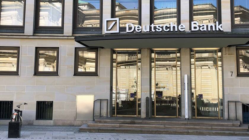 Eine Filiale der Deutschen Bank in Hamburg.