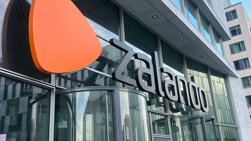 Außenwerbung ZALANDO Sitz Berlin *** Outdoor advertising ZALANDO headquarters Berlin Copyright: xmix1pressx