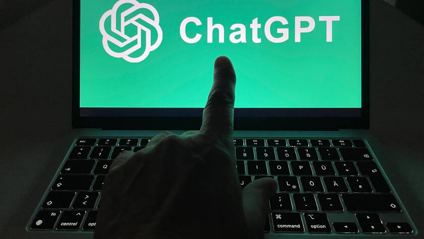 Arbeitet Ihr Arbeitgeber mit KI ? Das Logo von CatGPT auf einem Apple Laptop. 07.08.2023 *** The logo of CatGPT on an Apple laptop 07 08 2023