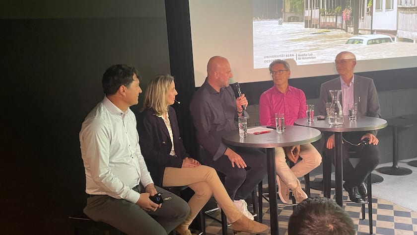 Eine angeregte Podiumsdiskussion vor dem Hintergrund des Jahrhunderthochwassers im Berner Mattequartier.
