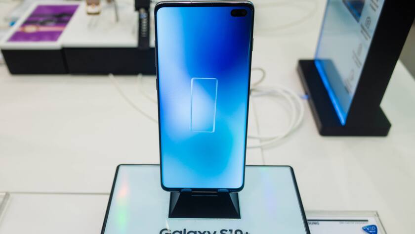 February 28, 2019 Moscow, Russia. The new smartphone from Samsung Galaxy s10 on the shelf in the gadget store., model released, , property released, , 33863500.jpg, samsung, galaxy, thailand, note, phone, s10, mobile, design, screen, touch, editorial, illustrative, smartphone, business, new, android, technology, smart, communication, display, device, hand, holding, bangkok, modern, social, cellphone, telephone, media, edge, gadget, background, closeup, icon, equipment, digital