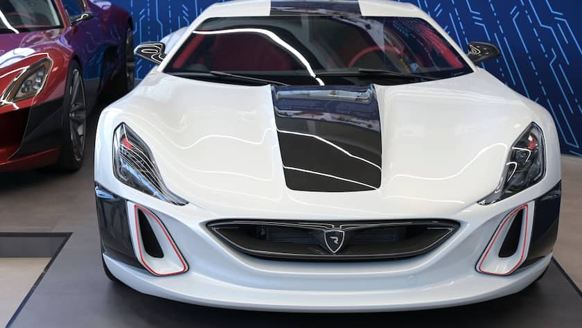 Croatia, Rimac Automobili HQ CROATIA, Sveta Nedelja near Zagreb, Rimac Automobili HQ, Showroom with e-cars Concept One P1 and P4 *** KROATIEN, Sveta Nedelja bei Zagreb , Rimac Automobili HQ, Showroom mit Elektro Auto Concept One P1 und P4, der weisse P4 hat eine Leistung von 1224 PS und eine Spitzengeschwindigkeit von 355 km***h Croatia