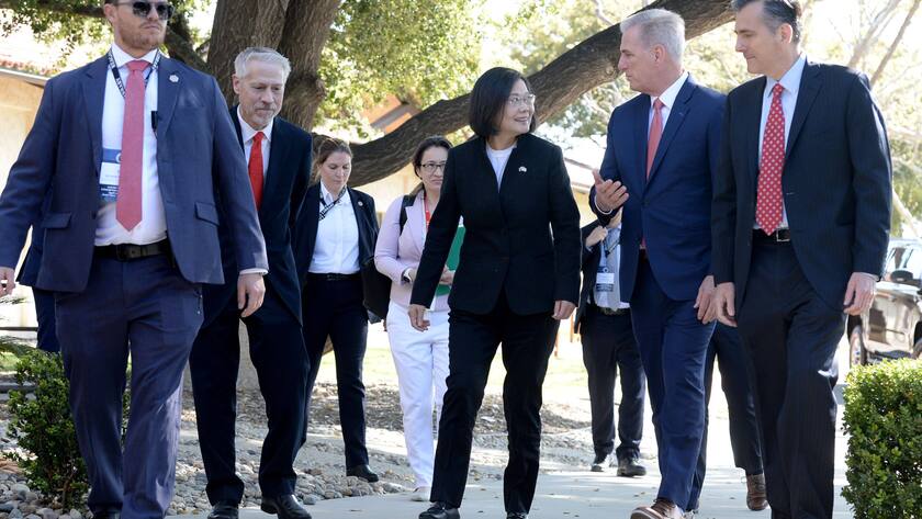 Syndication: Ventura County Star Taiwan President Tsai Ing-Wen walks with U.S. Speaker of the House Kevin McCarthy at the Ronald Reagan Presidential Library on Wednesday, April. 5, 2023. Mccarthy Taiwan President Meeting 3 Camarillo CA , EDITORIAL USE ONLY PUBLICATIONxINxGERxSUIxAUTxONLY Copyright: xJUANxCARLO/THExSTARx 20398241