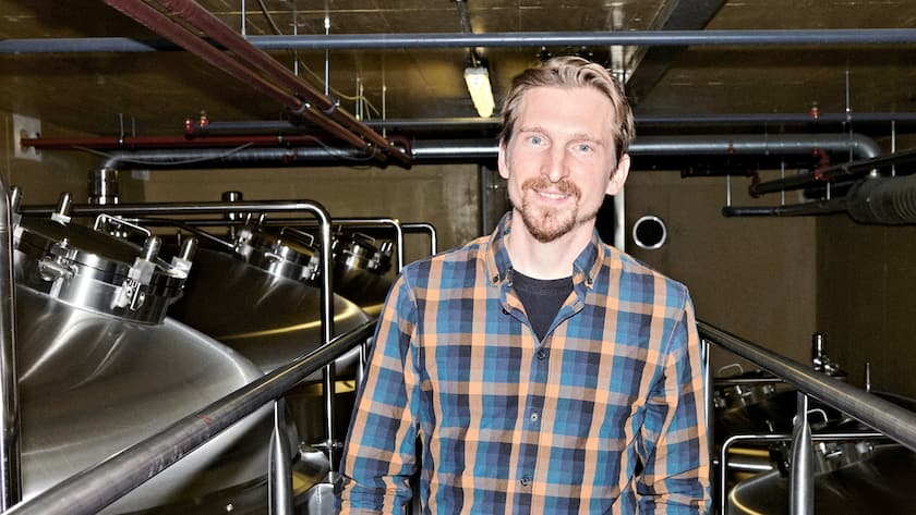 Impression aus der Brauerei Dr. Gab's in Puidoux im Oktober 2022; Brauer Reto Engler