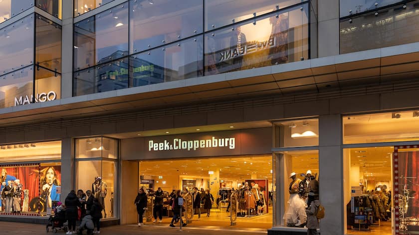 Stuttgart Themenbilder: Weihnachtsfeeling in Stuttgart, 12.11.2021, Themenbilder: Weihnachtsfeeling in Stuttgart, Peek and Cloppenburg in der Stuttgarter Koenigstrasse, 12.11.2021, *** Stuttgart themed images christmas feeling in stuttgart, 12 11 2021, themed images christmas feeling in stuttgart, peek and cloppenburg in stuttgart koenigstrasse, 12 11 2021, Copyright: xDROFITSCH/EIBNERx EP_ddh