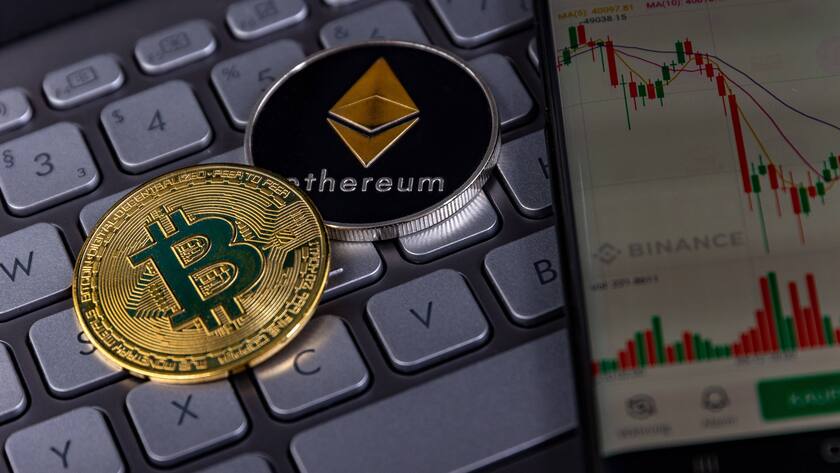 Reutlingen Themenbilder: Kryptowaehrungen, Digitales Geld, 16.05.2021, Themenbilder: Kryptowaehrungen, Digitales Geld, Bitcoin und Ethereum, Crash, Kurs, Binance, 16.05.2021, *** Reutlingen themed images cryptocurrencies, digital money, 16 05 2021, themed images cryptocurrencies, digital money, bitcoin and ethereum, crash, course, binance, 16 05 2021, Copyright: xEIBNER/DROFITSCHx EP_ddh