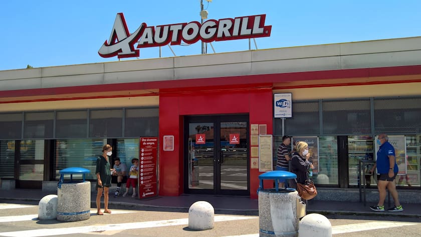 Die Autogrill S.p.A. ist ein italienisches Unternehmen im Bereich Systemgastronomie und Handel mit Schwerpunkt Autobahnen und Flughaefen mit Sitz in Rozzano.