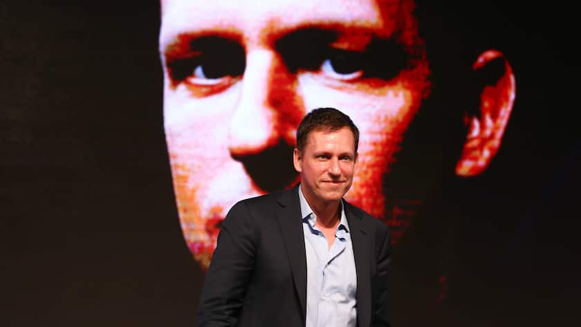 BEIJING, CHINA - FEBRUARY 27: (CHINA OUT) Peter Thiel, co-founder of PayPal Inc., speaks during a forum themed on entrepreneurship and investment at China National Convention Center on February 27, 2015 in Beijing, China. PUBLICATIONxINxGERxSUIxAUTxHUNxONLY CFP463855131