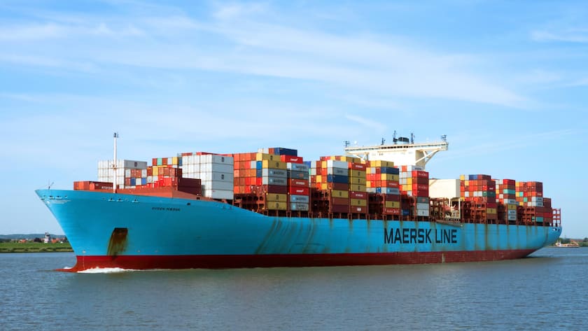 Containerriese Eugen Maersk auf der Unterelbe / container ship Eugen Maersk on river Elbe McPBAS *** Container giant Eugen Maersk on the Lower Elbe container ship Eugen Maersk on river Elbe McPBAS McPBAS