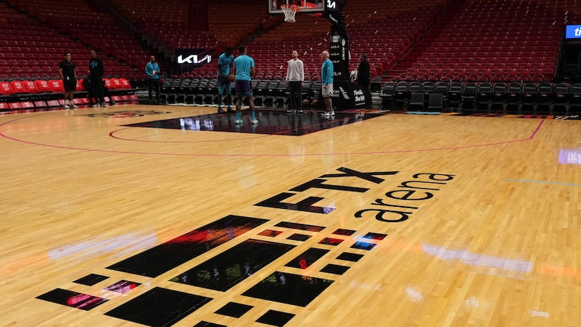 NBA, Basketball Herren, USA Charlotte Hornets at Miami Heat Nov 12, 2022 Miami, Florida, USA A general view of the FTX Arena logo on the court prior to the game between the Miami Heat and the Charlotte Hornets at FTX Arena. Miami FTX Arena Florida USA, EDITORIAL USE ONLY PUBLICATIONxINxGERxSUIxAUTxONLY Copyright: xJasenxVinlovex 20221112_jfv_bv1_012