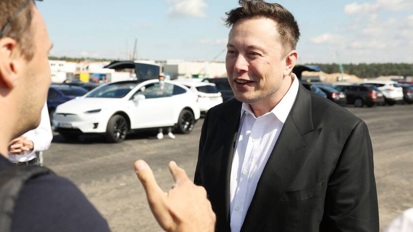 Elon Musk beim ersten Richtfest auf der Baustelle der Tesla Gigafactory Berlin-Brandenburg. Grünheide, 03.09.2020 *** Elon Musk at the first topping-out ceremony on the construction site of the Tesla Gigafactory Berlin Brandenburg Grünheide, 03 09 2020 Foto:xS.xGabschx/xFuturexImage