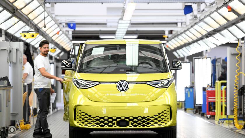 Produktion des Elektro-Vans Volkswagen ID. BUZZ bei Volkswagen Nutzfahrzeuge. Hannover, 16.06.2022 *** Production of the Volkswagen ID BUZZ electric van at Volkswagen Commercial Vehicles Hanover, 16 06 2022 Foto:xN.xHeuselx/xFuturexImage