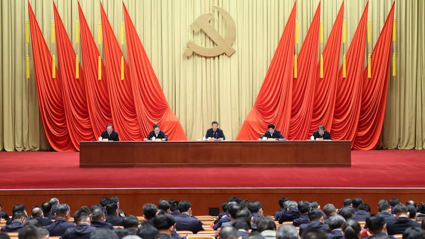 220301 -- BEIJING, March 1, 2022 -- Chinese President Xi Jinping, also general secretary of the Communist Party of China CPC Central Committee and chairman of the Central Military Commission, addresses the opening ceremony of a training program of young and middle-aged officials at the Party School of the CPC Central Committee National Academy of Governance, March 1, 2022.  CHINA-BEIJING-XI JINPING-PARTY SCHOOL-ADDRESSCN LiuxBin PUBLICATIONxNOTxINxCHN