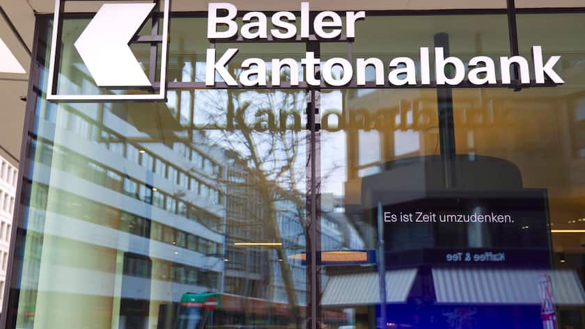 Basel, Switzerland - March 18, 2021: Basler Kantonalbank. Banking, Logo, Banken, Finanzen, Finance, Economy, Wirtschaft, Bankwesen, Banker, Finanzen, Bank, Kanton, Filiale, Bank, Banque, Banca. Basler Kantonalbank *** Basel, Switzerland March 18, 2021 Basler Kantonalbank Banking, Logo, Banks, Finance, Economy, Economy, Banking, Banker, Finance, Bank, Canton, Branch, Bank, Banque, Banca Basler Kantonalbank