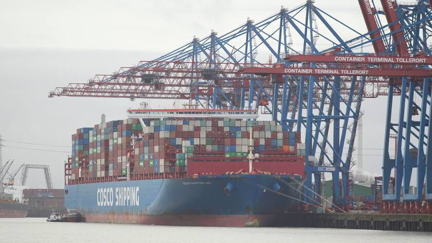 Der Containerterminal Tollerort im Hamburger Hafen