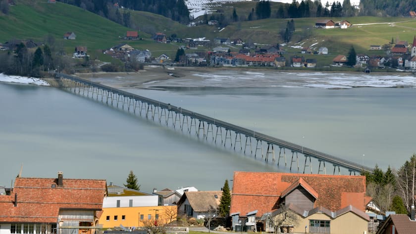 Der Sihlsee im Kanton Schwyz: Einer der gut gefüllten Stauseen der Schweiz.