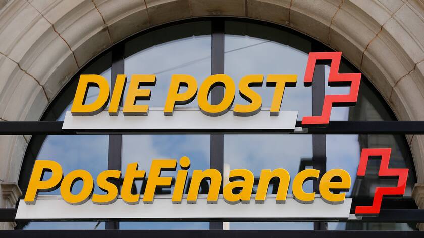 Foto Manuel Geisser 08.11.2021 Aargau : Schriftzug Schweizerische Post und Postfinance *** Photo Manuel Geisser 08 11 2021 Aargau Swiss Post and Postfinance lettering