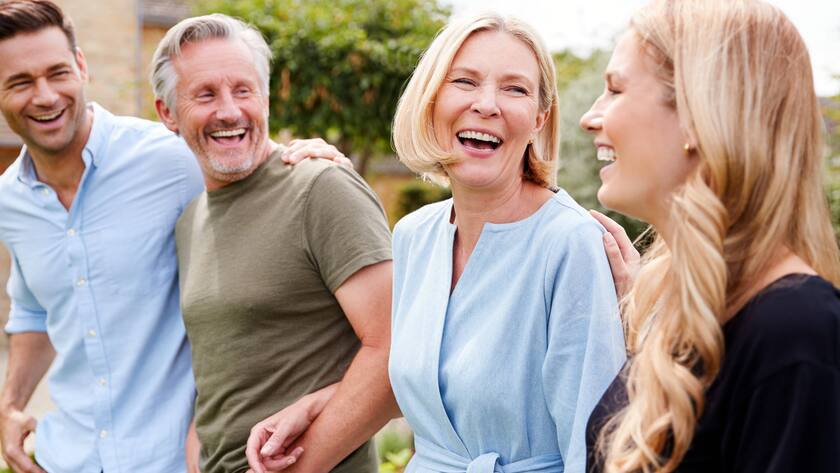 lachen,familie,gemeinsam,fröhlich,lachend,lachende,lacht,familien,gemeinschaftlich,miteinander,zusammen *** laughing,family,together,laugh,smiling,families,togethers mmq-ygr ,model released, Symbolfoto