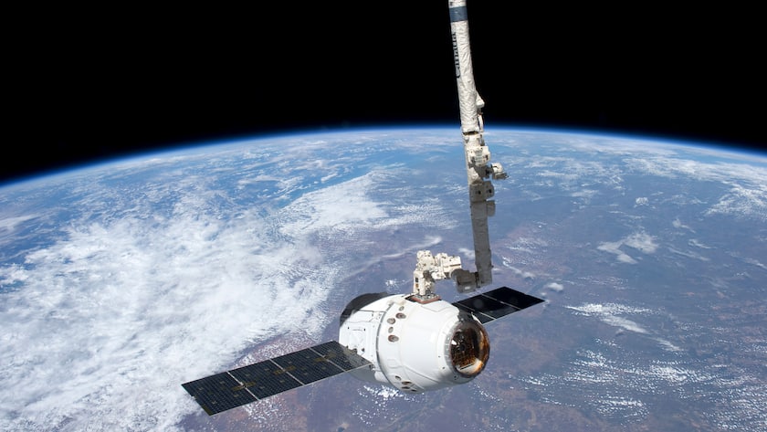 Die SpaceX Dragon im Mai 2012 auf einem kommerziellen Flug.