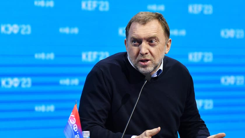 Oleg Deripaska bei seiner Rede auf dem Krasnojarsker Wirtschaftsforum in Sibirien.