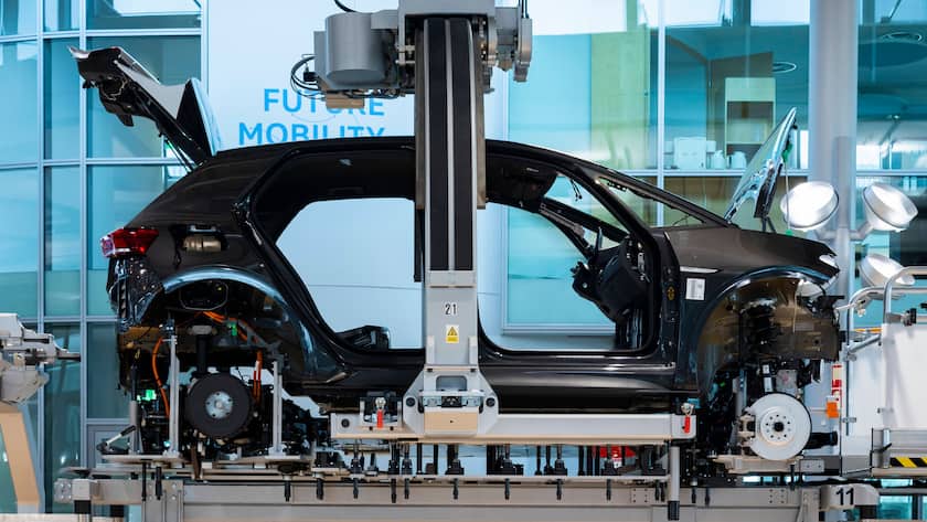 Gläserne Manufaktur In der Gläsernen Manufaktur in Dresden produziert Volkswagen seit Jahresbeginn den vollelektrischen ID.3. Dresden Sachsen GERMANY *** Transparent Factory Volkswagen has been producing the all-electric ID 3 at the Transparent Factory in Dresden since the beginning of the year Dresden Saxony GERMANY