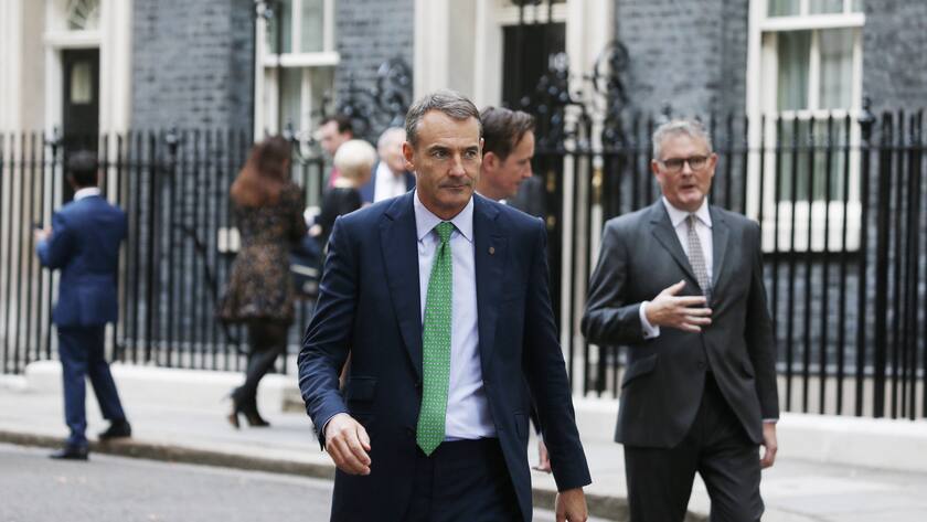 BP-Chef BERNARD LOONEY verlässt Downing Street 10, nachdem er an einem Treffen mit dem britischen Premierminister Boris Johnson teilgenommen hat