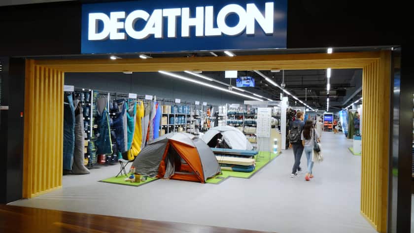 Foto Manuel Geisser 21.06.2023 Decathlon Sport LU. Decathlon Filiale Bild : Zelte Faltzelte *** Photo Manuel Geisser 21 06 2023 Decathlon Sport LU Decathlon store image tents folding tents