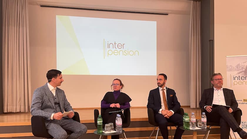 Diskutierten über aktuelle Herausforderungen der Pensionskassen (v.l.n.r.): Damien Martin (Moderator), Gabriela Medici (SGB), Nico Fiore (Inter-Pension) und Thomas Rechsteiner (Nationalrat, Die Mitte).