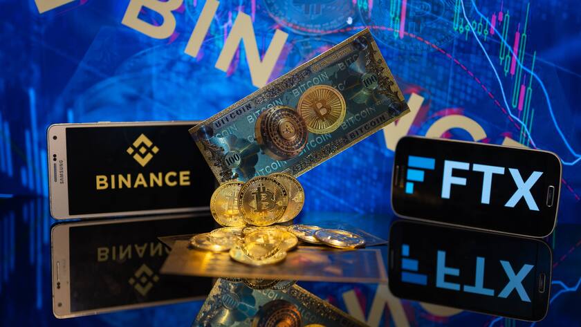 Binance Crypto Illustrations Visual representation of the digital cryptocurrency, with Binance logo on mobile screen, in Brussels, Belgium, on November 10, 2022 Photo illustration by Jonathan Raa/NurPhoto Brussels Belgium PUBLICATIONxNOTxINxFRA Copyright: xJonathanxRaax originalFilename: raa-binancec221110_npt8u.jpg