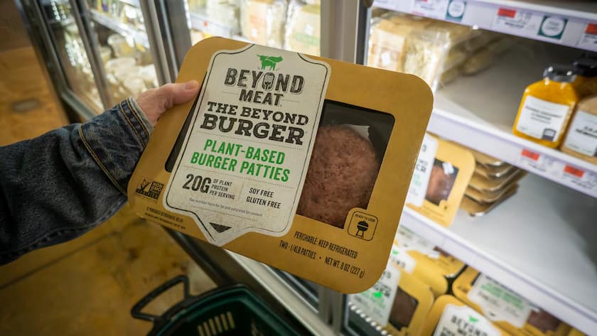 Die Packungen von Beyond Meat landen immer weniger in den Einkaufskörben von Kundinnen und Kunden – das bringt die Firma ins Straucheln.