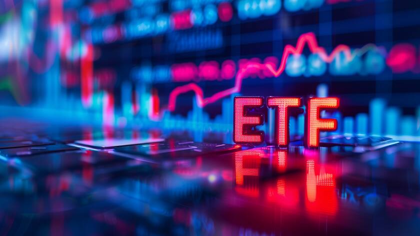 Drei Kräfte prägen die Zukunft von ETFs Letters ETF on stock finance or trading chart analysis, exchange-traded funds background