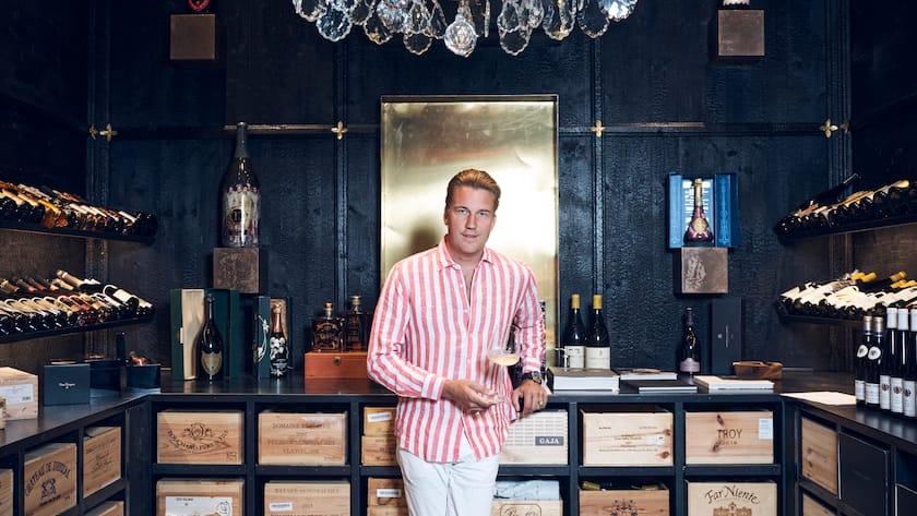 DJ Antoine in seinem Weinkeller