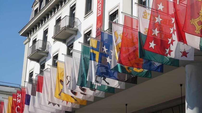 Foto Manuel Geisser 28.10.2021 Kantonsfahnen. Schweiz *** Photo Manuel Geisser 28 10 2021 Cantonal flags Switzerland